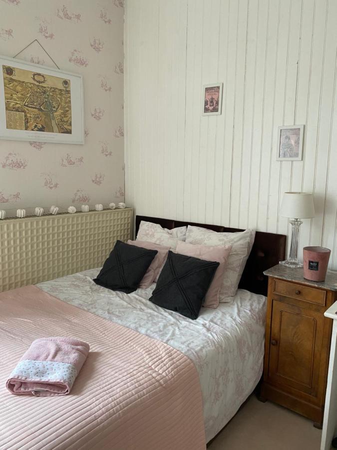 Le Trianon Bed & Breakfast Le Bourgneuf-la-Foret Dış mekan fotoğraf